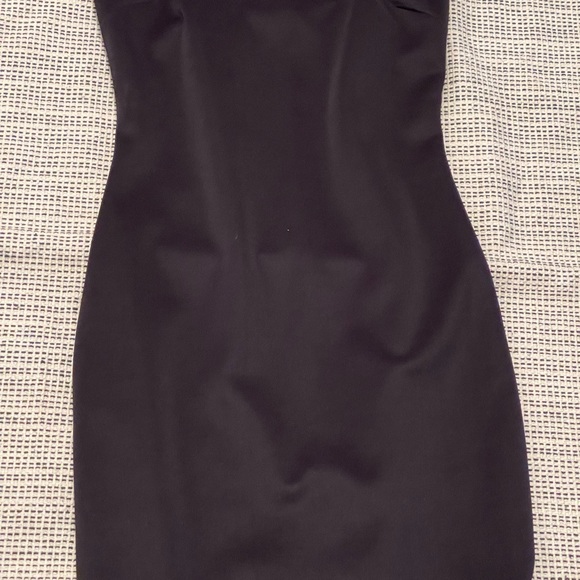 Beautiful black dress - Picture 3 of 4